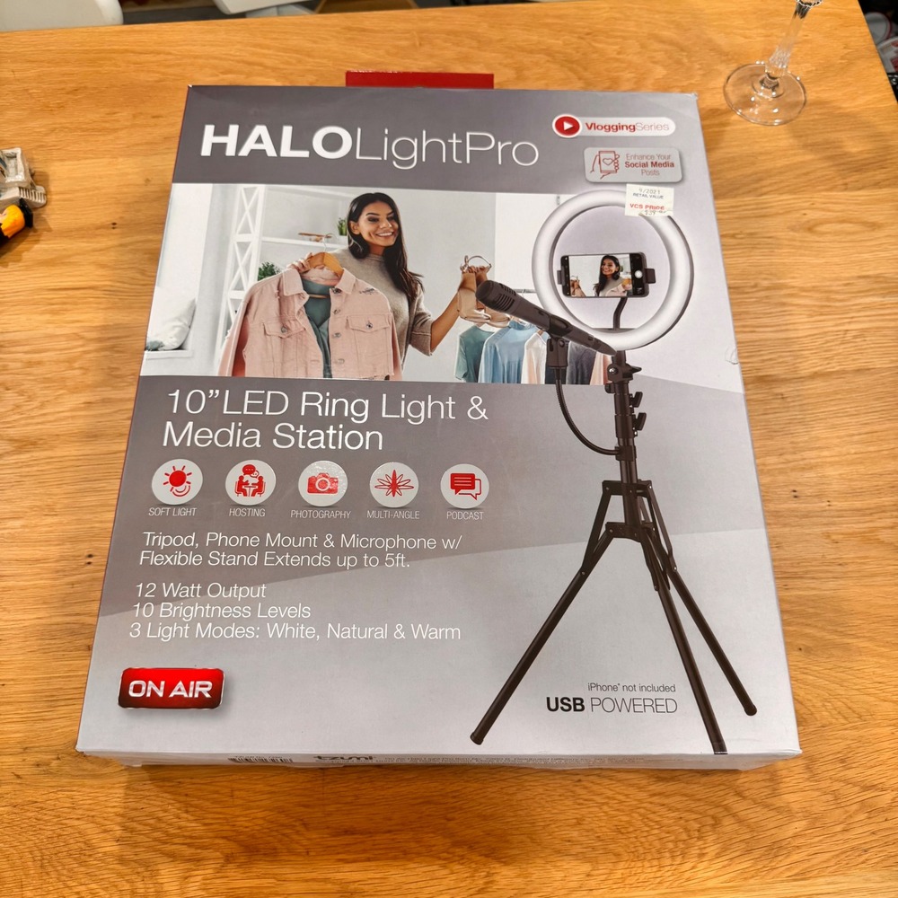 On Air Halo‎ Light Pro 10 LED Ring Light Media Station Tripod Mic Mount 7260B
